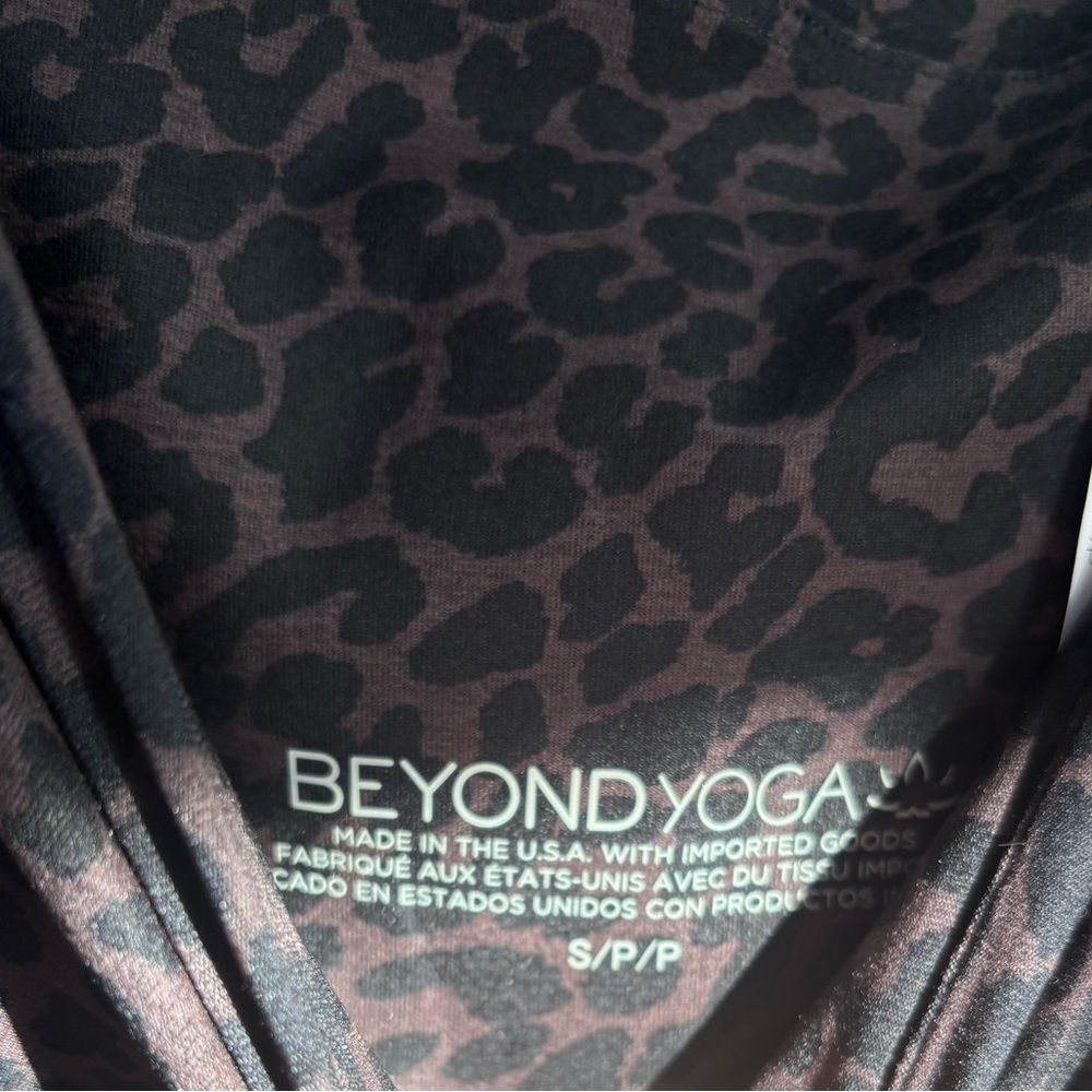 Beyond Yoga Brown Leopard Leggings - Picture 3 of 4
